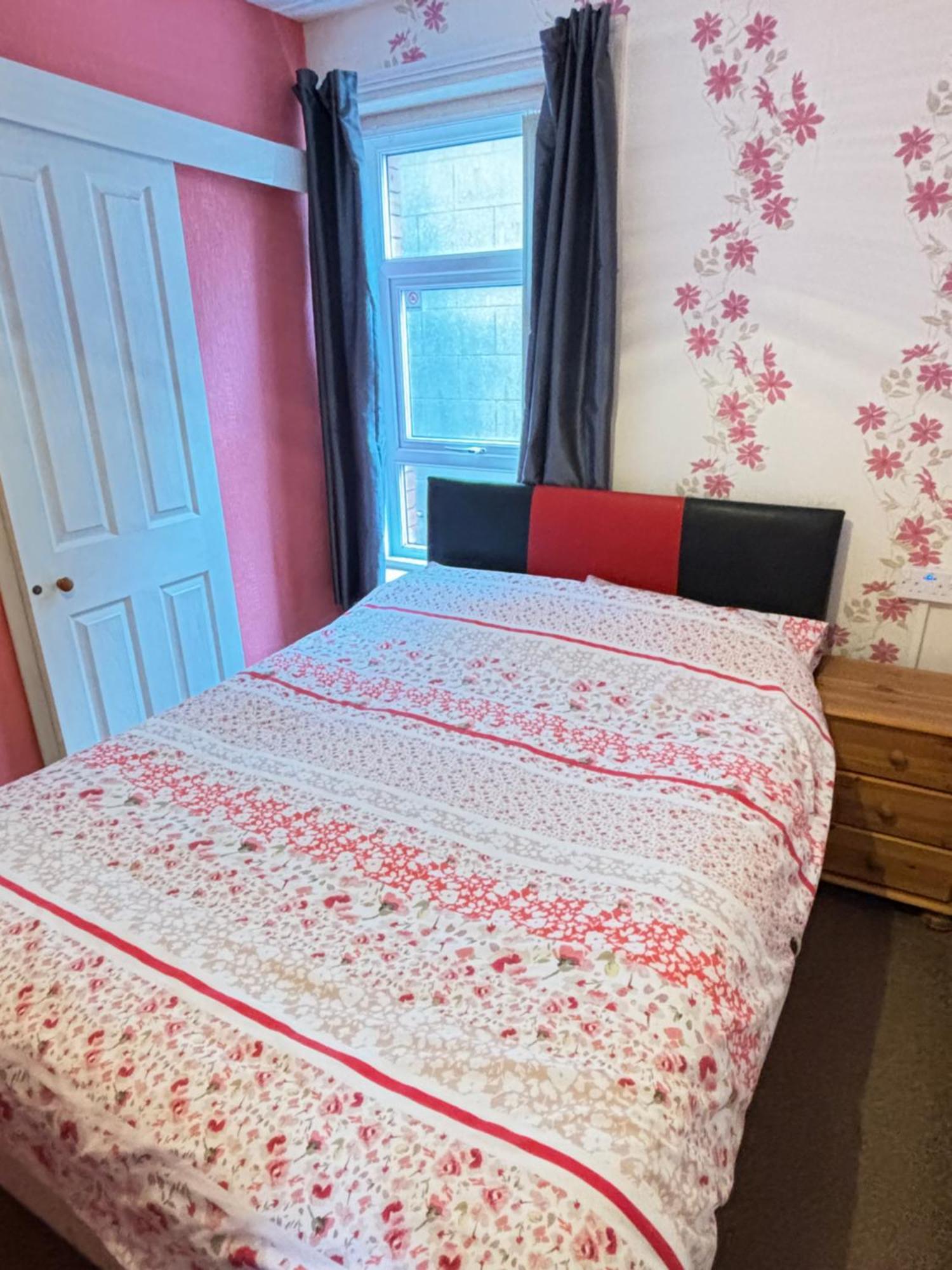 Lindisfarne Holiday Apartments - Families & Couples Only แบล็คพูล ภายนอก รูปภาพ