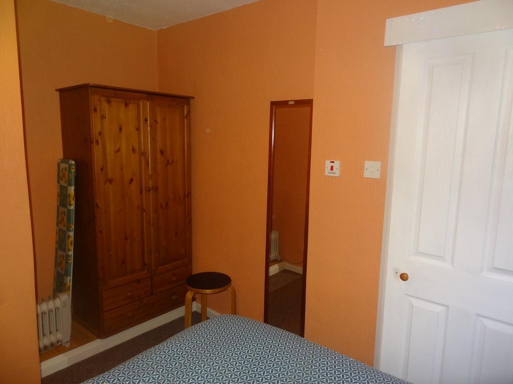 Lindisfarne Holiday Apartments - Families & Couples Only แบล็คพูล ภายนอก รูปภาพ
