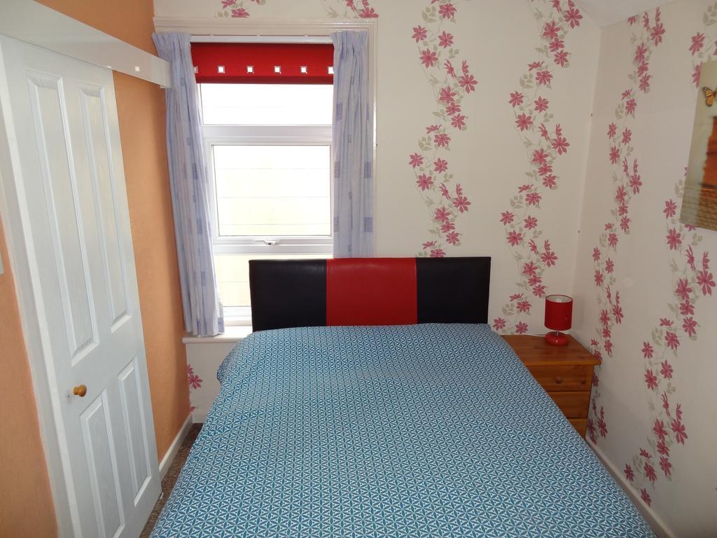 Lindisfarne Holiday Apartments - Families & Couples Only แบล็คพูล ภายนอก รูปภาพ